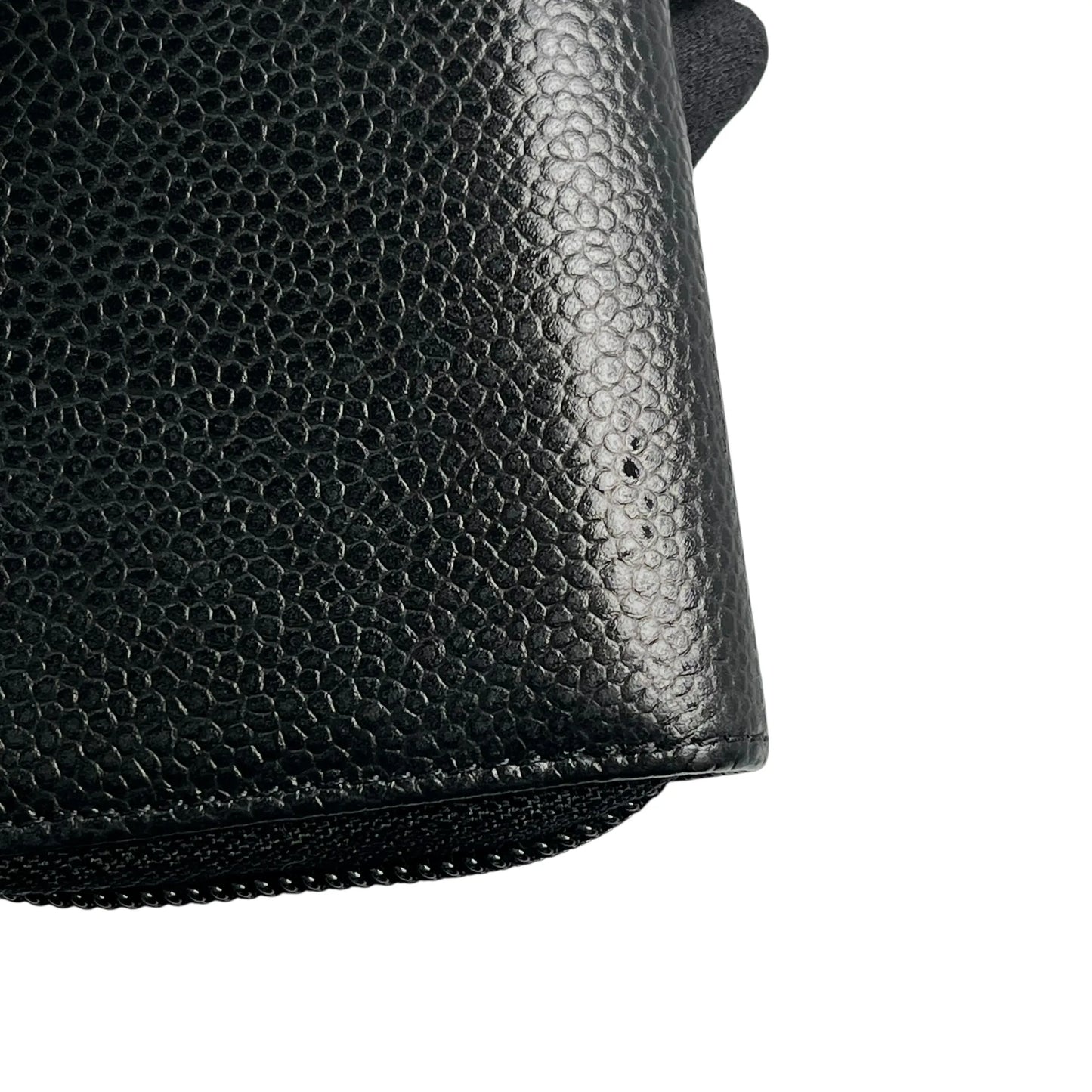 CHANEL CC Logo Caviarskin Zippy Card Case - Black