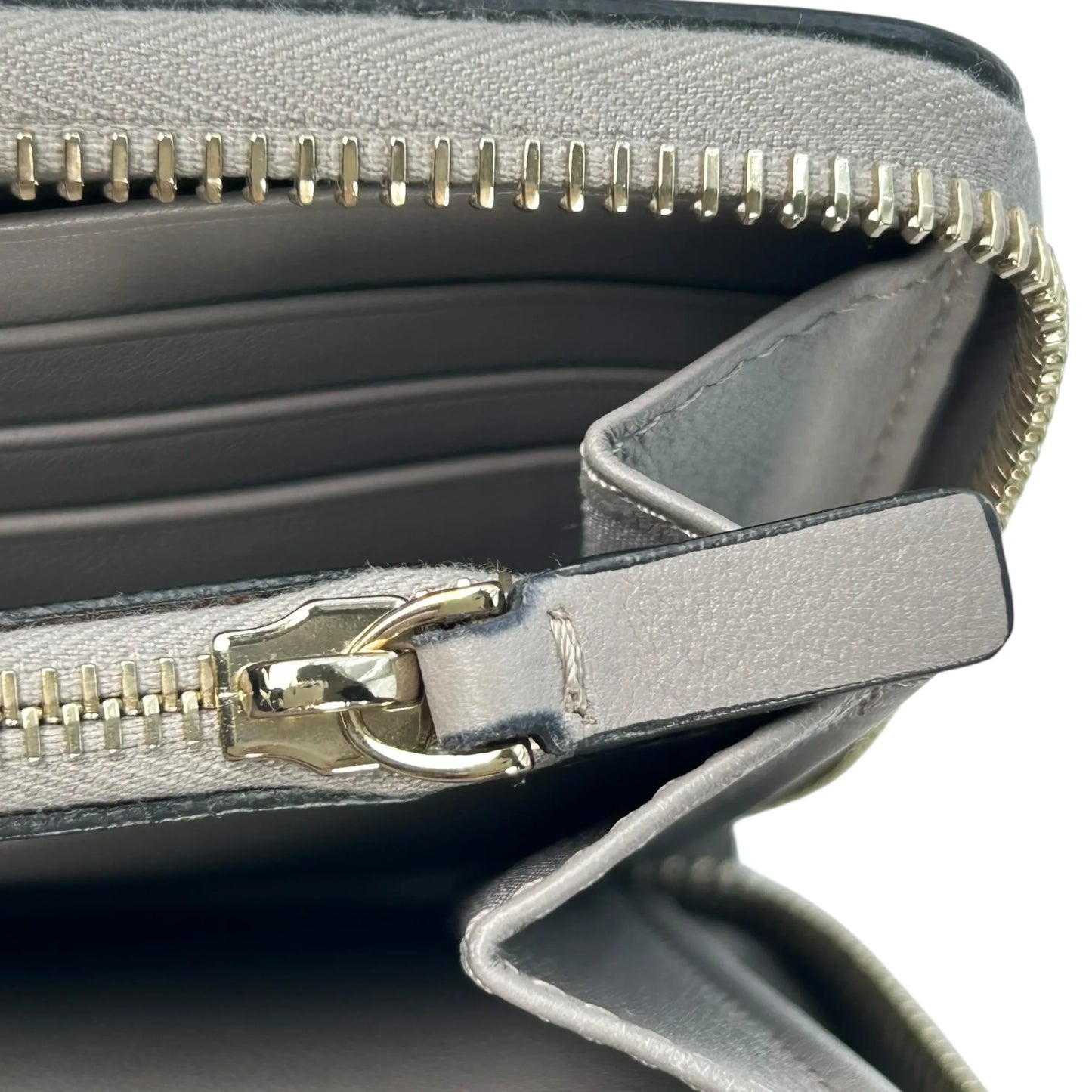 Valentino Rockstud Round Fastener Long Wallet - Gray