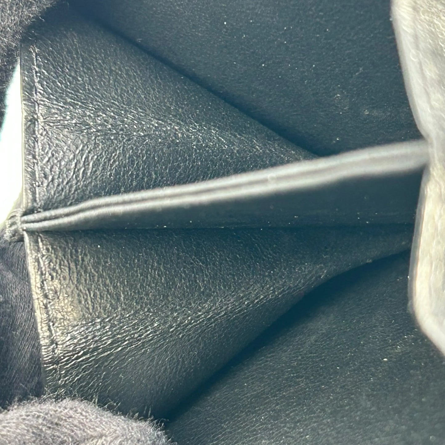 SAINT LAURENT カサンドラ ラウンドジップ レザー コンパクトウォレット - ブラック