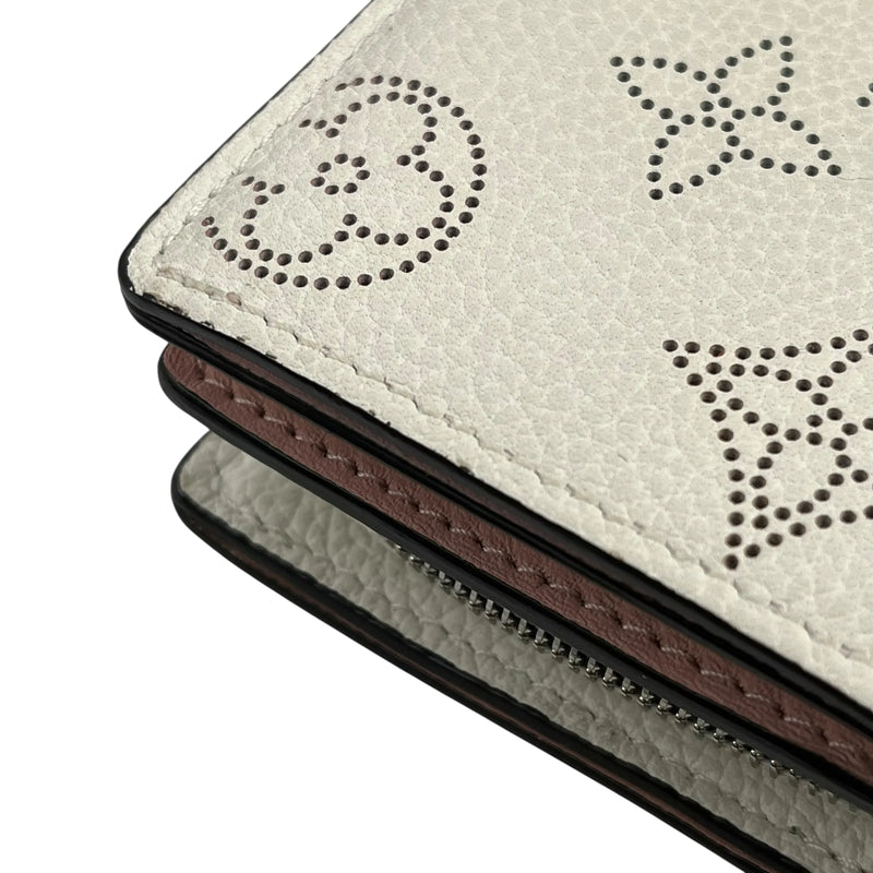 Louis Vuitton Portefeuille Clea Compact Wallet - White