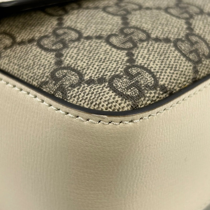 GUCCI ホースビット GGスプリーム キャンバス ショルダーバッグ - ブラウン × ホワイト