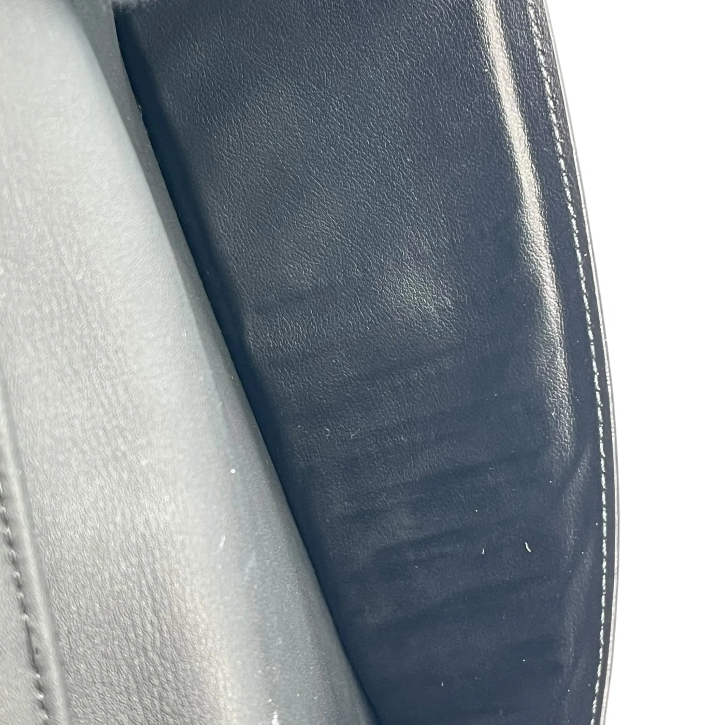 Louis Vuitton Vertical Monogram Taurillon Zippy Long Wallet - Black 