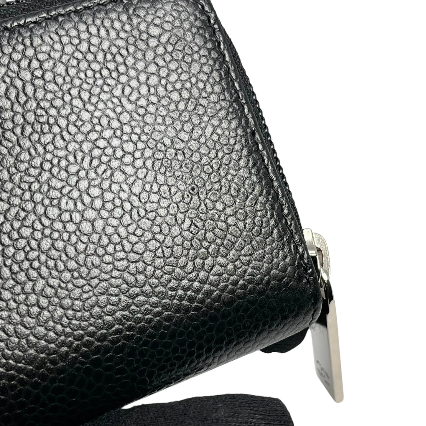 CHANEL CC Logo Caviarskin Zippy Card Case - Black