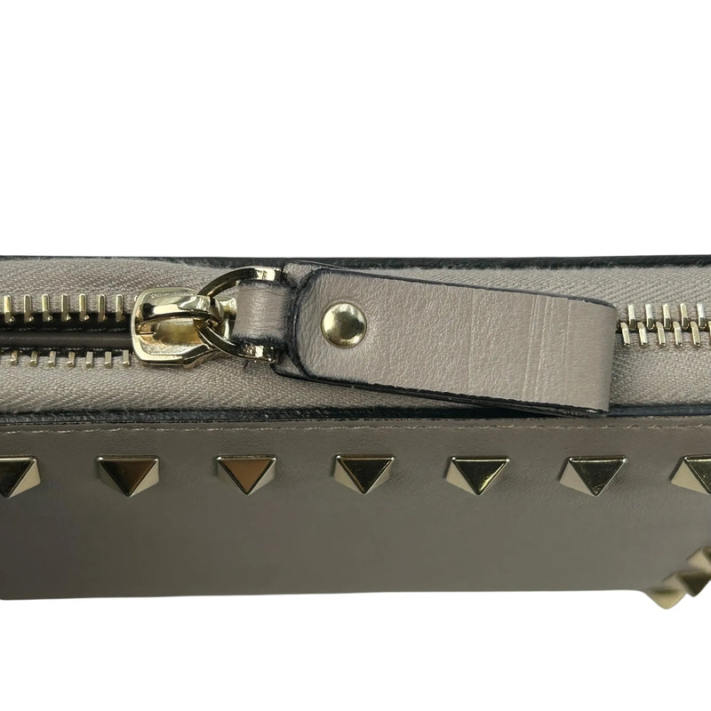 Valentino Rockstud Round Fastener Long Wallet - Gray
