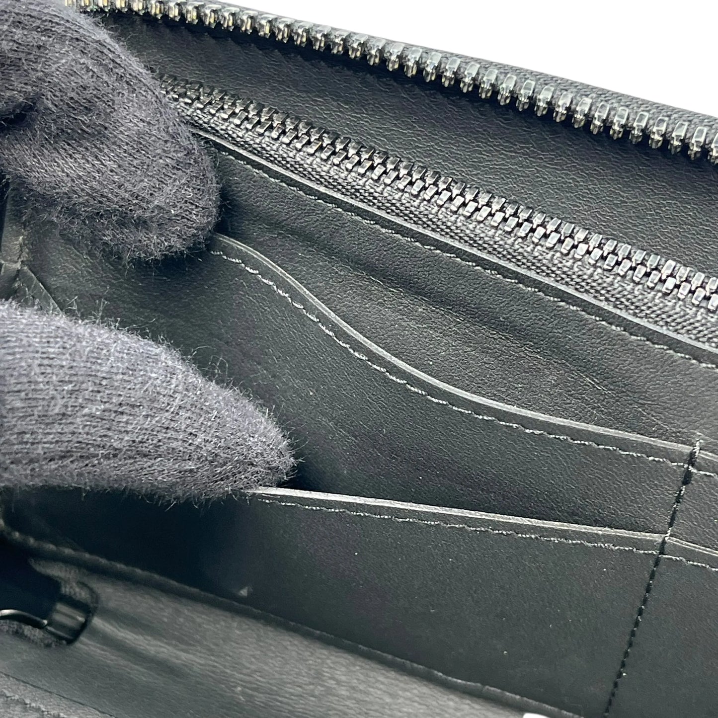 Louis Vuitton Vertical Monogram Taurillon Zippy Long Wallet - Black 