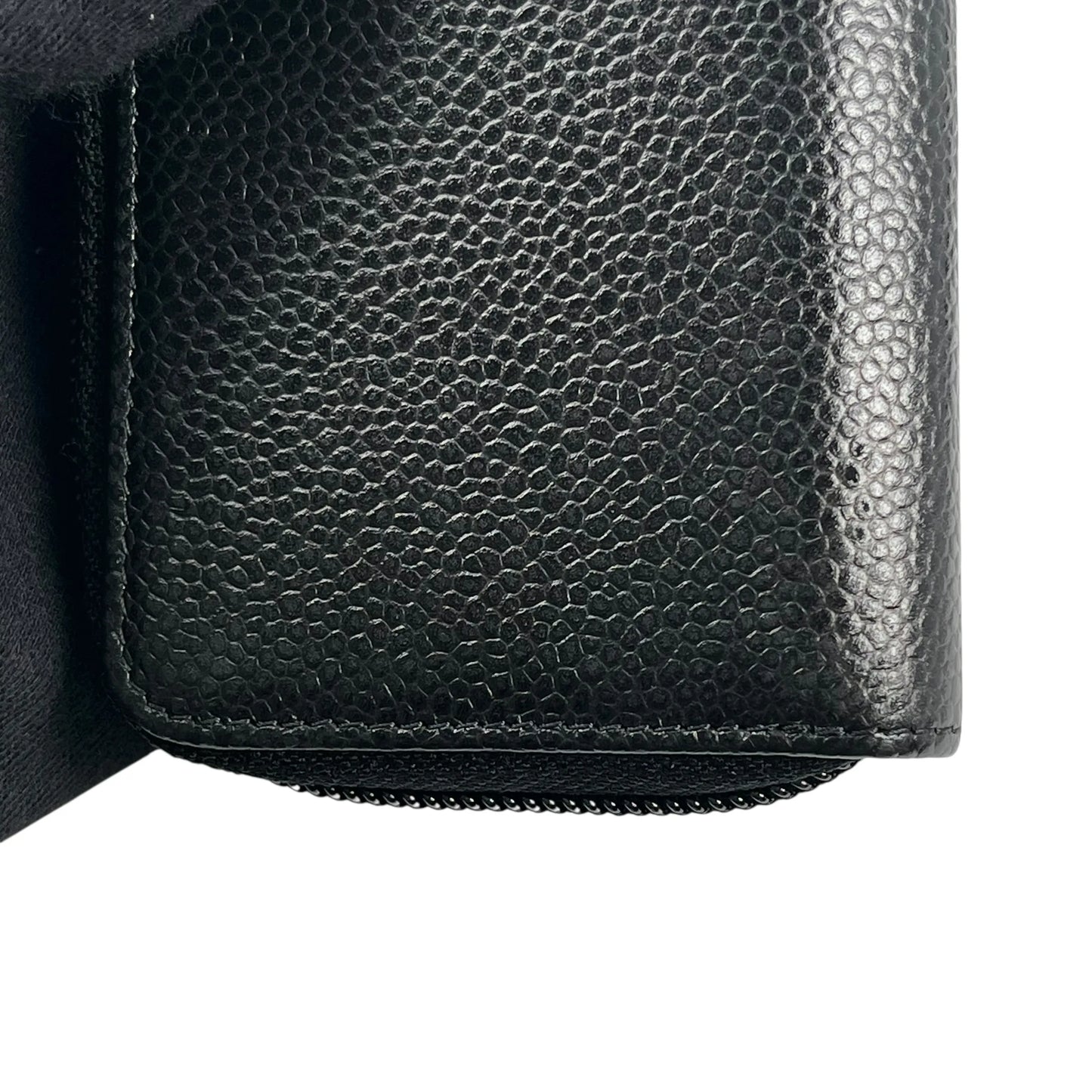 CHANEL CC Logo Caviarskin Zippy Card Case - Black