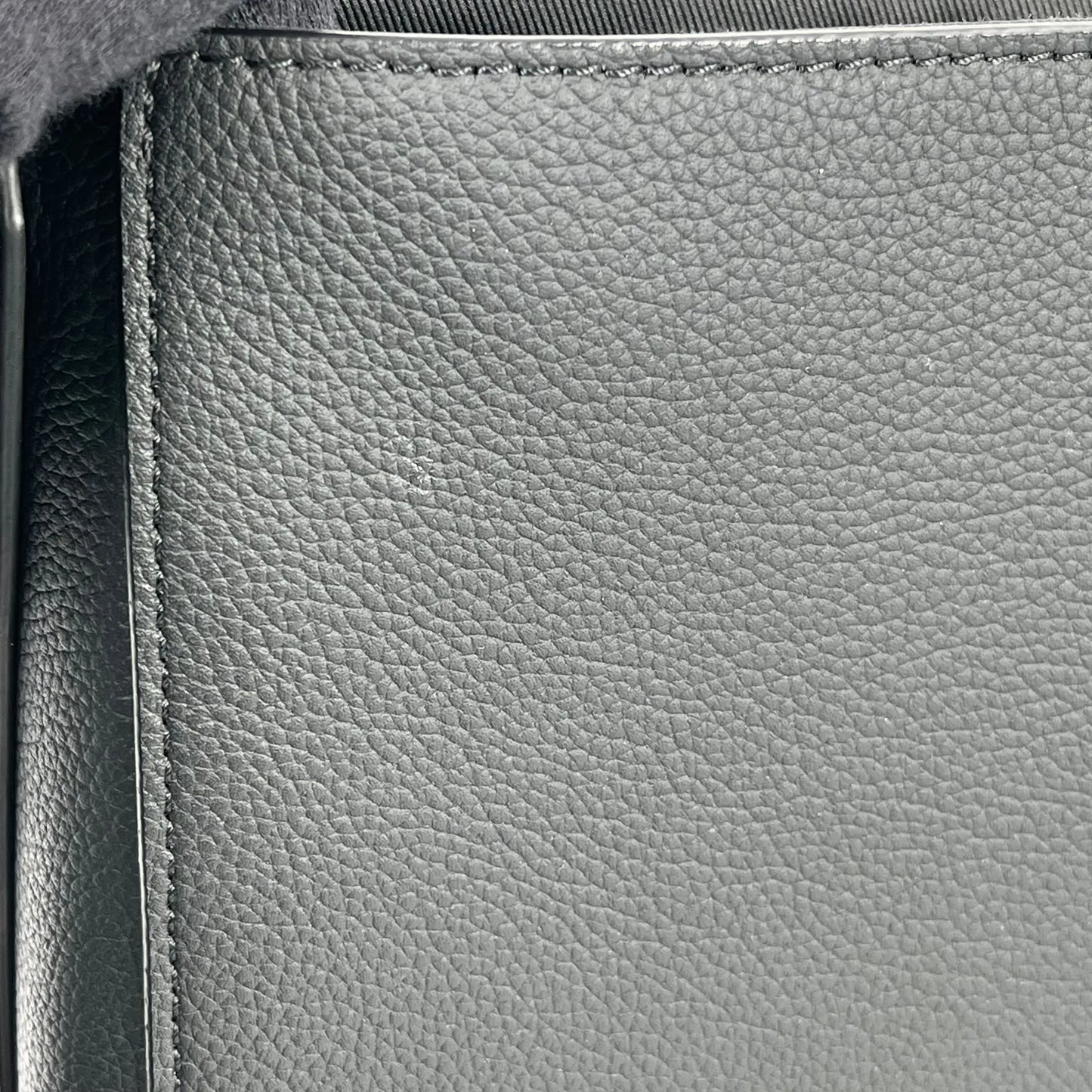 Louis Vuitton テイクオフ メッセンジャー PM カーフレザー ショルダーバッグ - ブラック