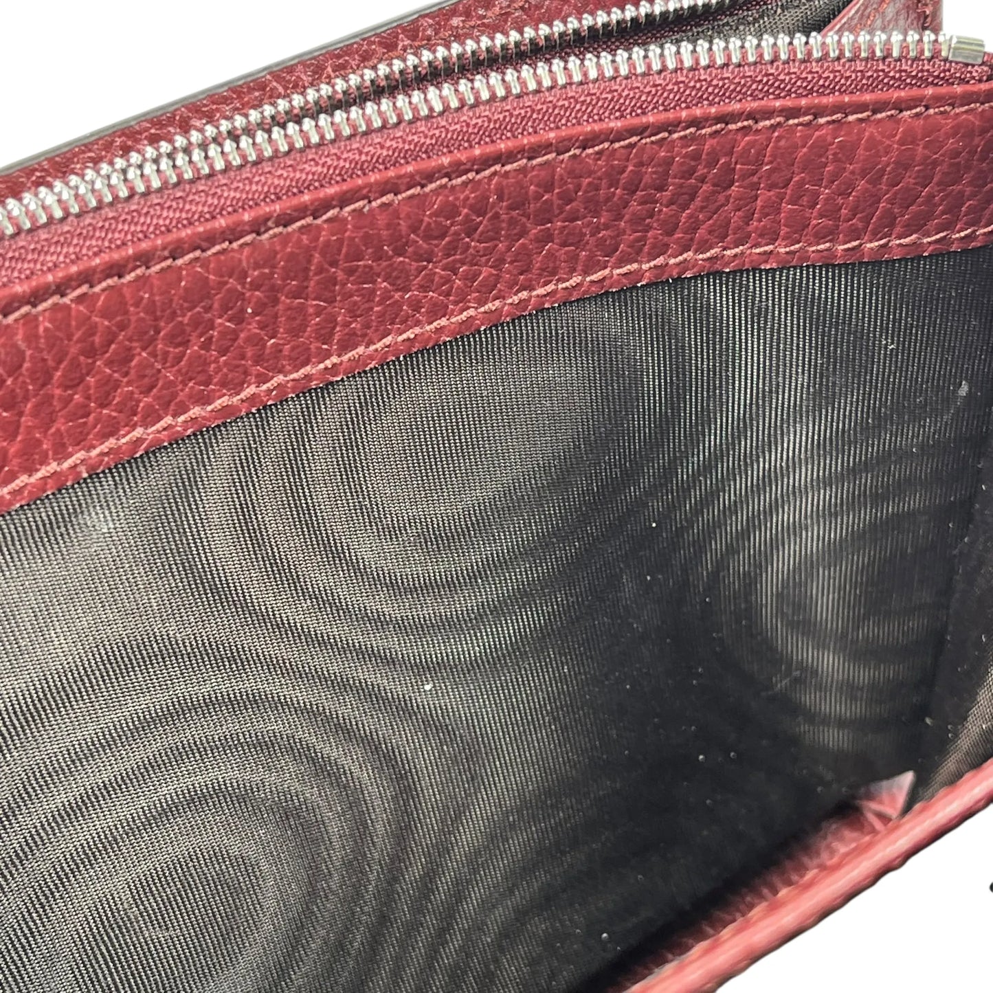 GUCCI Dionysus GG Supreme Chain Wallet - Red