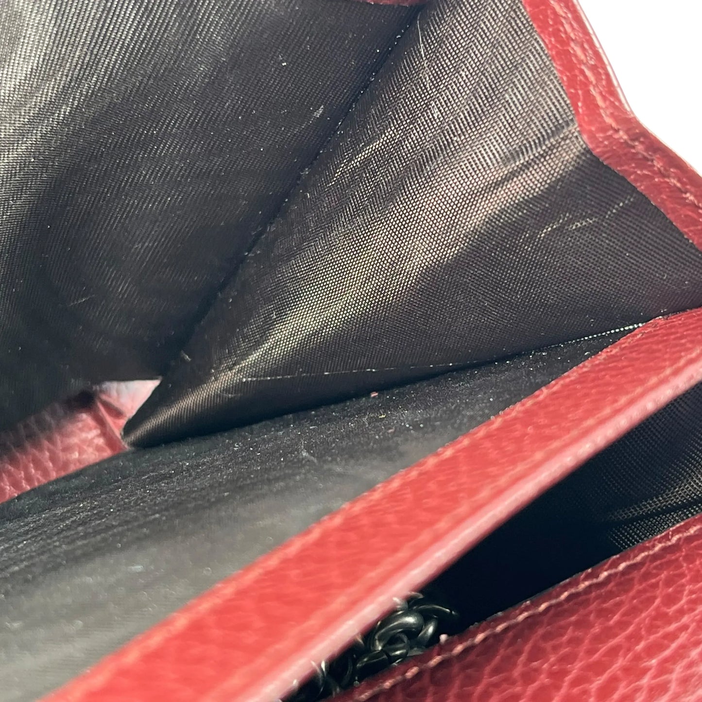 GUCCI Dionysus GG Supreme Chain Wallet - Red