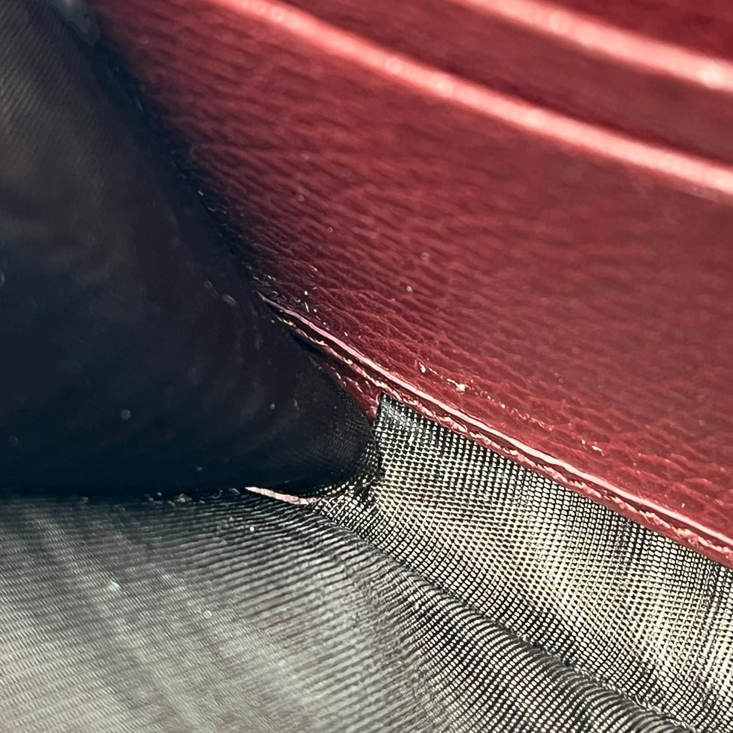 GUCCI Dionysus GG Supreme Chain Wallet - Red