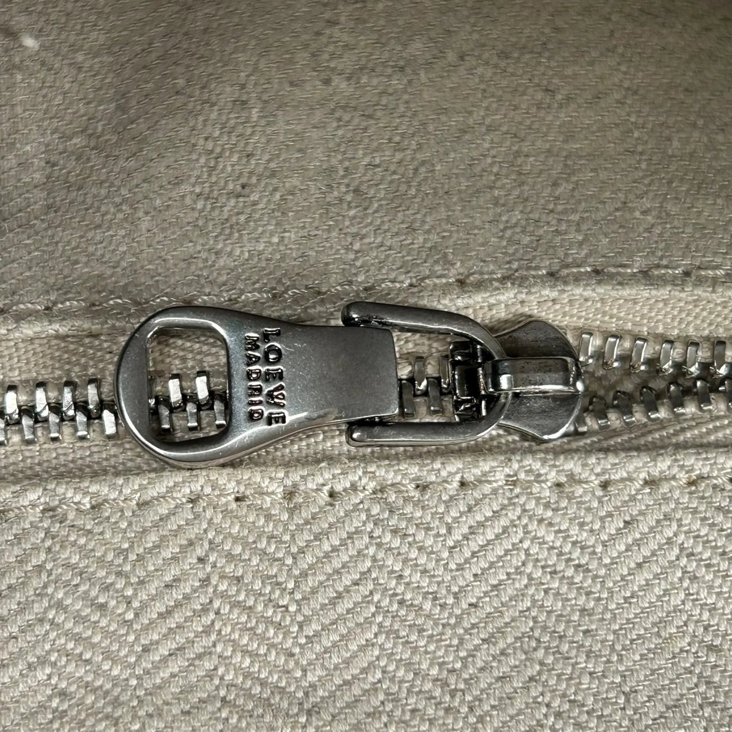 Loewe レザー ショルダーバッグ - ホワイト