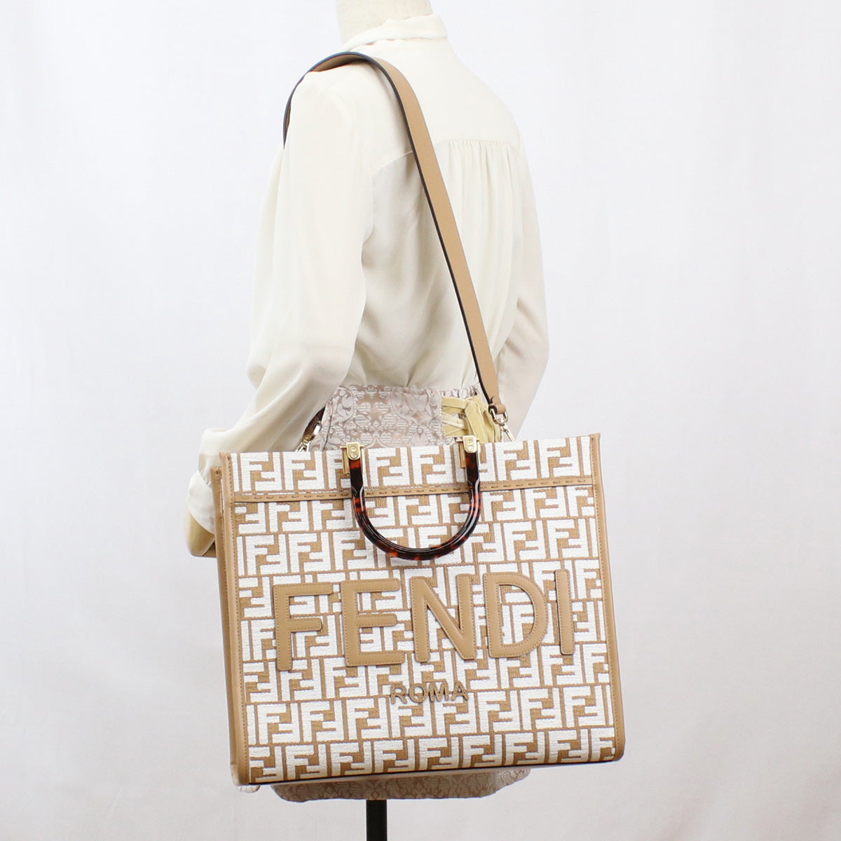 FENDI Sunshine Medium Shopper Hand Bag - Brown