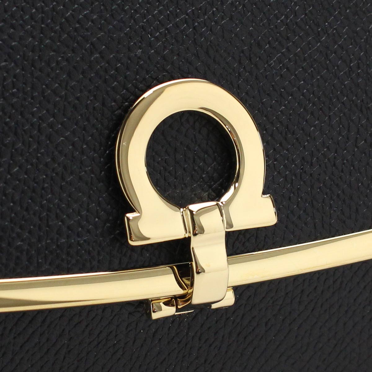 FERRAGAMO ガンチーニ レザー 長財布 ロングウォレット - ブラック