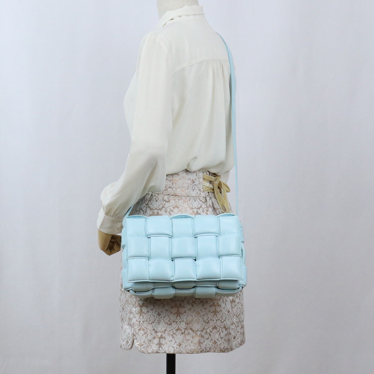 BOTTEGA VENETA Intrecciato Padded Cassette Shoulder Bag - Blue
