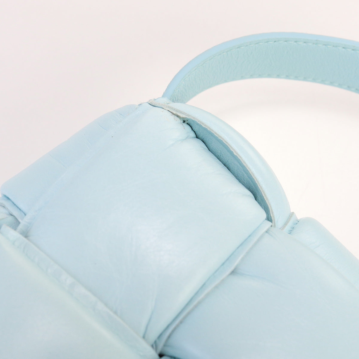 BOTTEGA VENETA Intrecciato Padded Cassette Shoulder Bag - Blue