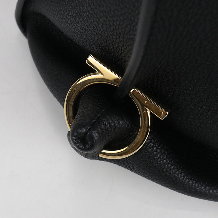 【Salvatore Ferragamo】ハンドバッグ　ガンチーニ　ブラック ガンチーニ ハンドバッグ レザー ブラック サルヴァトーレフェラガモ