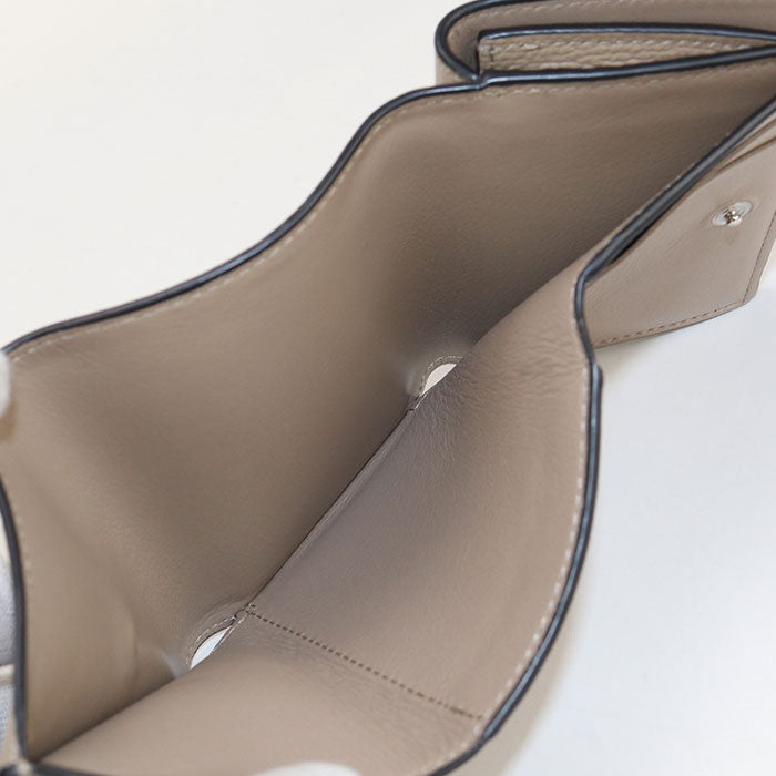 【美品】LOEWE ベージュ アナグラム　コンパクトウォレット　三つ折り財布 LOEWE アナグラム カーフ 三つ折り財布 コンパクトウォレット